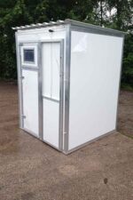 Plastic Thermal Walkin Dog Kennel