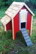 Chicubes Wooden Chicken House for 8 Hens Apple Red