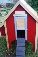 Chicubes Wooden Chicken House for 8 Hens Apple Red - Image 2