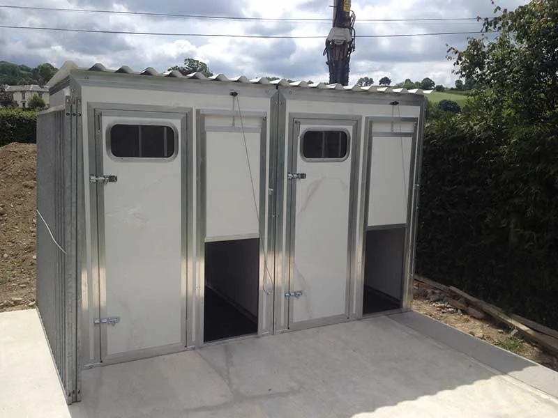 Double Block of Plastic Thermal Walk in Dog Kennels
