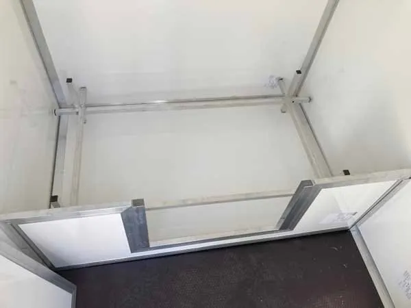 1.5m x 1.5m Insulated Plastic Walk In Whelping Kennel - Image 2