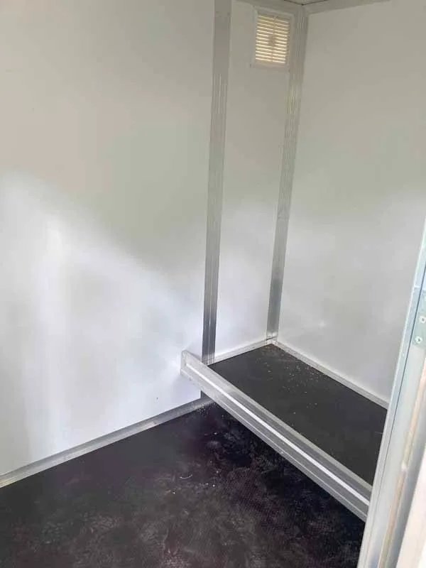 Large Double Block of Plastic Thermal Walk in Dog Kennels - Image 5