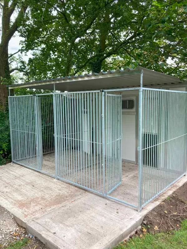 Large Double Block of Plastic Thermal Walk in Dog Kennels - Image 4