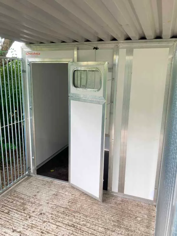 Large Double Block of Plastic Thermal Walk in Dog Kennels - Image 2